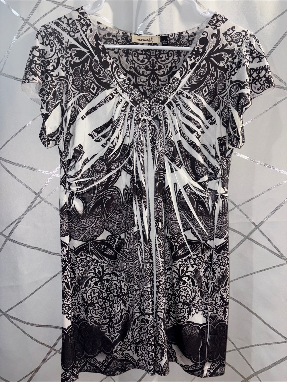 ONE WORLD Black and White Short Sleeve Printed V-Neck Top